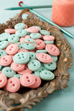 sweetoothgirl:  Vanilla Button Cookies  