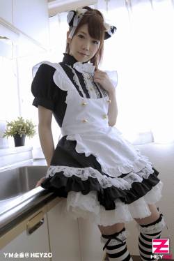 maidomaid:    もち肌美少女なつのご奉仕メイド 