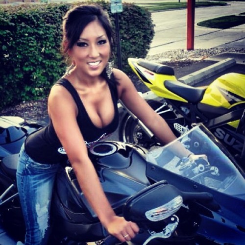 Aaahheeee!!! Throw Back Thursday! Me && my GSXR600…awe my first boo