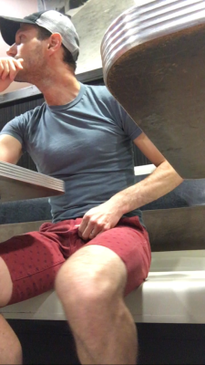 somewetguy: Guy pisses his red shorts on a fast food restaurant