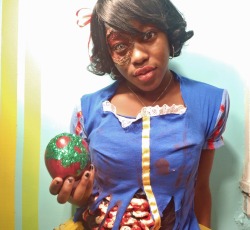 willowwish:  Phase 2 of my Snow White costume