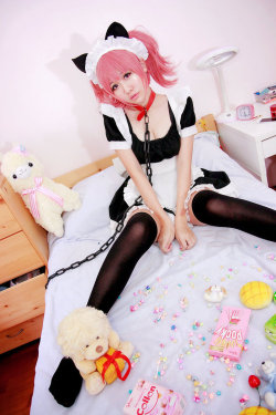 hot-cosplays-babes:  Karuta by Spinelo  