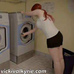 vickivalkyrie:  It’s laundry day, but Vicki has other things