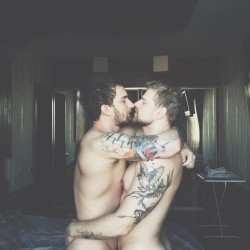 http://gaypixel.tumblr.com/