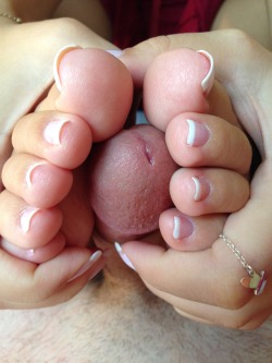 milfsandfootjobs:  mistresssexyfeet:  This photo deserves 1 million