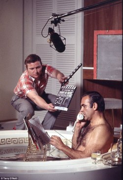 i-collection:  Sean Connery filming James Bond  - Diamonds are