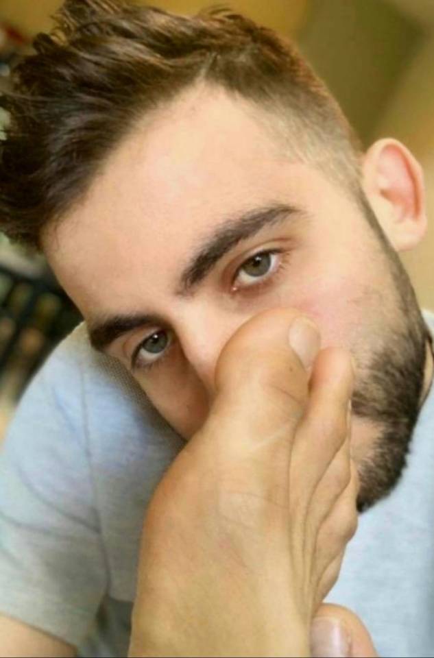barefeetandballcaps:Guys with beards are the best