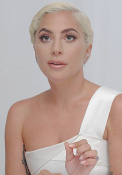 ladygagaqueenedit:  Lady Gaga en recepción previa a una proyección