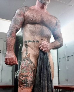 kingfather1962:  hairyeuro