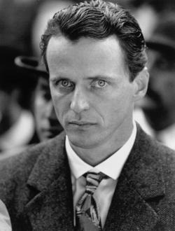 Maszületettbárány:  Aidan Quinn  (1959)A misszió, Szenvedélyek