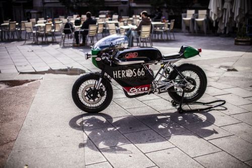 caferacerpasion:  Brutal! MASH 250 â€ªCafe Racerâ€¬ â€œCafÃ© Noir 2016â€ by XTR PEPO - MASH Heros 66.Esta moto de 250cc demuestra que las motos de baja y media cilindrada tambiÃ©n tienen su hueco dentro del mundo cafetero >Â http://www.caferacerpasion