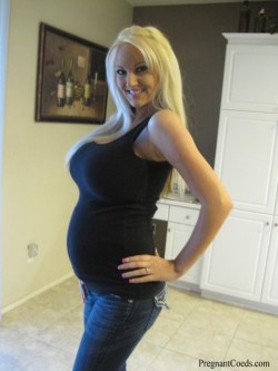 prego-porn:  Do you like my pic? Wanna meet Me? Click Here