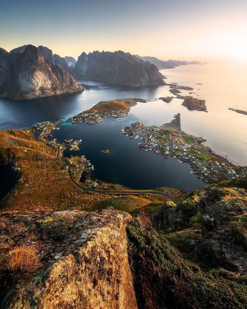 throughwinterfields:  Mads Peter Iversen
