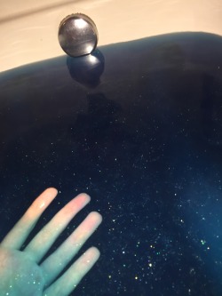 dorcawhale:  bathing in starlight 