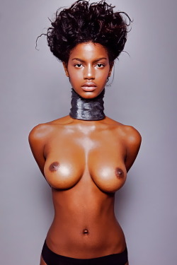 crystal-black-babes:  Ebonee Davis - Afro American Ebony Fashion