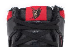 NIKE SB KRAMPUS DUNK HIGH