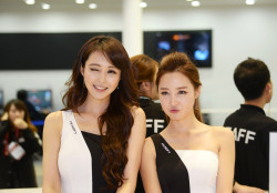 cute-koreans:  models kang yui & eun bin g-star 2014