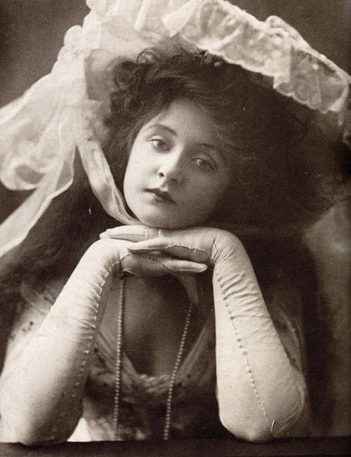 Billie Burke Nudes & Noises  