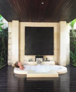 What a morning Balinese bath at @theubudvillage looks like 