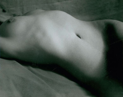 kvetchlandia:  Brassaï   Torse, Paris     c.1932 