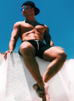 barefootnfamous: Sam Callahan thanks for the submission http://barefootnfamous.tumblr.com/tagged/sam-callahan