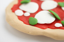 discoverynews:  3-D Printed Pizza to Feed Mars Colonists? Well,