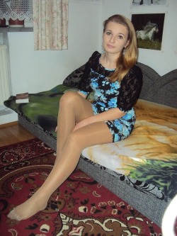 piedspieds:#pantyhose #nylon #tightshttp://piedspieds.tumblr.com/