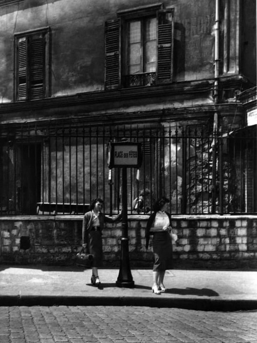 Place des Fêtes - Willy Ronis - 1948 Nudes & Noises  