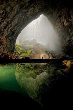 magicalnaturetour:  This is a cave in Vietnam; the lake is bottomless.