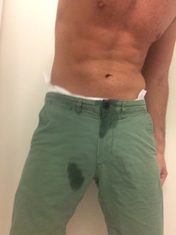 becomingasubboi:  boi spent most of yesterday in a cheap diaper.