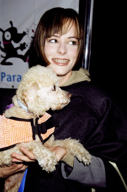 mabellonghetti: Parker Posey at the Pet Charity Benefit at the