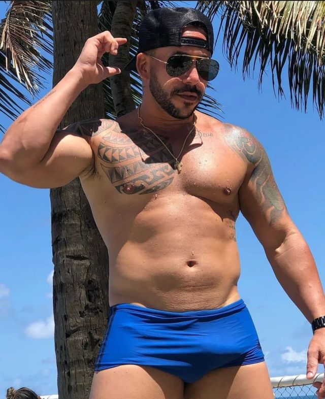 thejuicylatincocks: