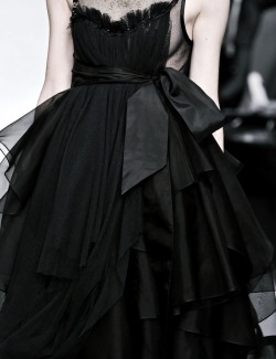 bronzelle:  black ✖ white fashion