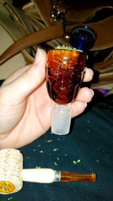 bakedlilbae: “SAY MY NAME” Heisenbowl. He holds ~two grams!