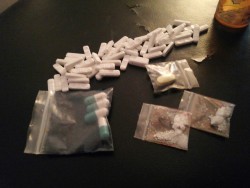 tripping-ballz:  Alpralozam 2mg x 58 Vyvanse 40mg x 4  Norco