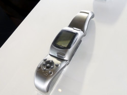 y2kaestheticinstitute:  NTT DoCoMo Wristomo (2003)A watch and