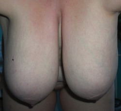 Isa from Belgium: my big tits bending and hanging low for you another great submission from the lovely Isa