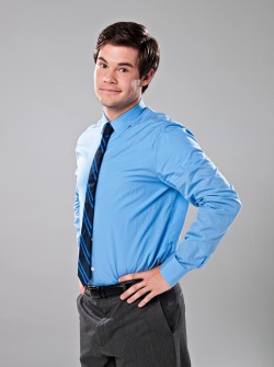 meggiesfaceclaimhelp:Adam Devine