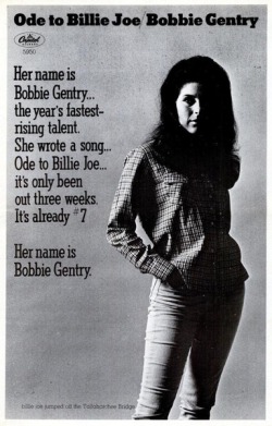 amandamartinez:Her name is Bobbie Gentry.