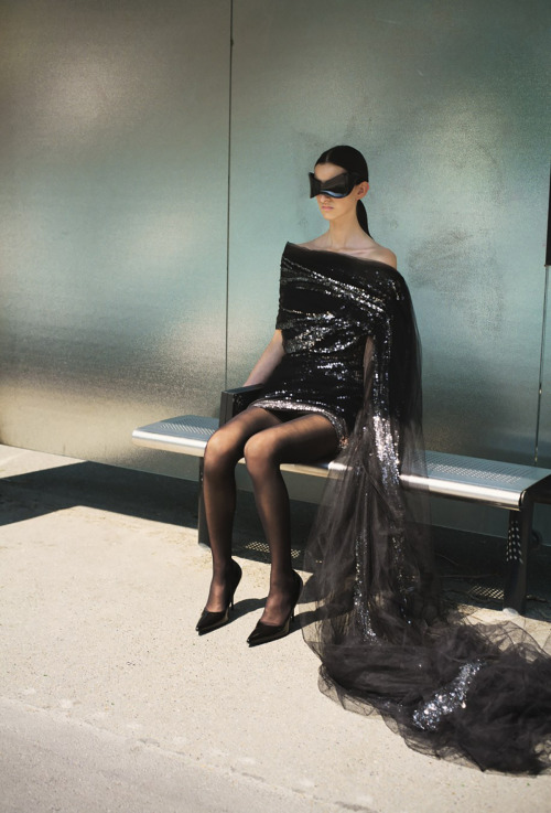 lemondedelamode:  Balenciaga Couture by Ola Rindal for AnOther