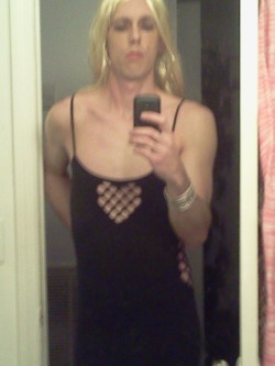 Such a sexy hot dress&hellip;.. Thanx for the submission Halo!