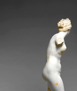 properlyrestrained:  arsantiquis:  Marble statue of Aphrodite