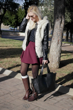 tightsobsession:  Cozy outfit. Via Bly the Lifestyle.
