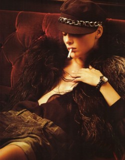 una-lady-italiana:  Snejana Onopka for Vogue Italia October 2009