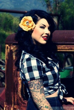 alternative-pinup:  Alternative Pinup girlPinup girl Twitter