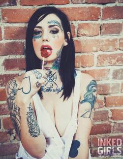 minicupcake24:  Jessica Clark PHOTOGRAPHER Camraface    