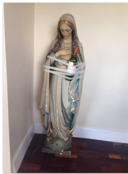 my-american-whore-story:  The Virgin Mary with the one true saviour