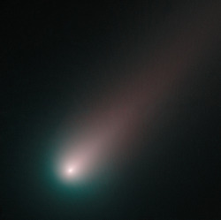 heythereuniverse:  Hubble’s Last Look at Comet ISON Before