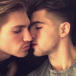 ladnkilt:    THE GAY MALE COUPLE…  THE BEAUTY & ROMANCE