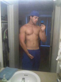 hotwebdudes:  http://hotwebdudes.tumblr.com/